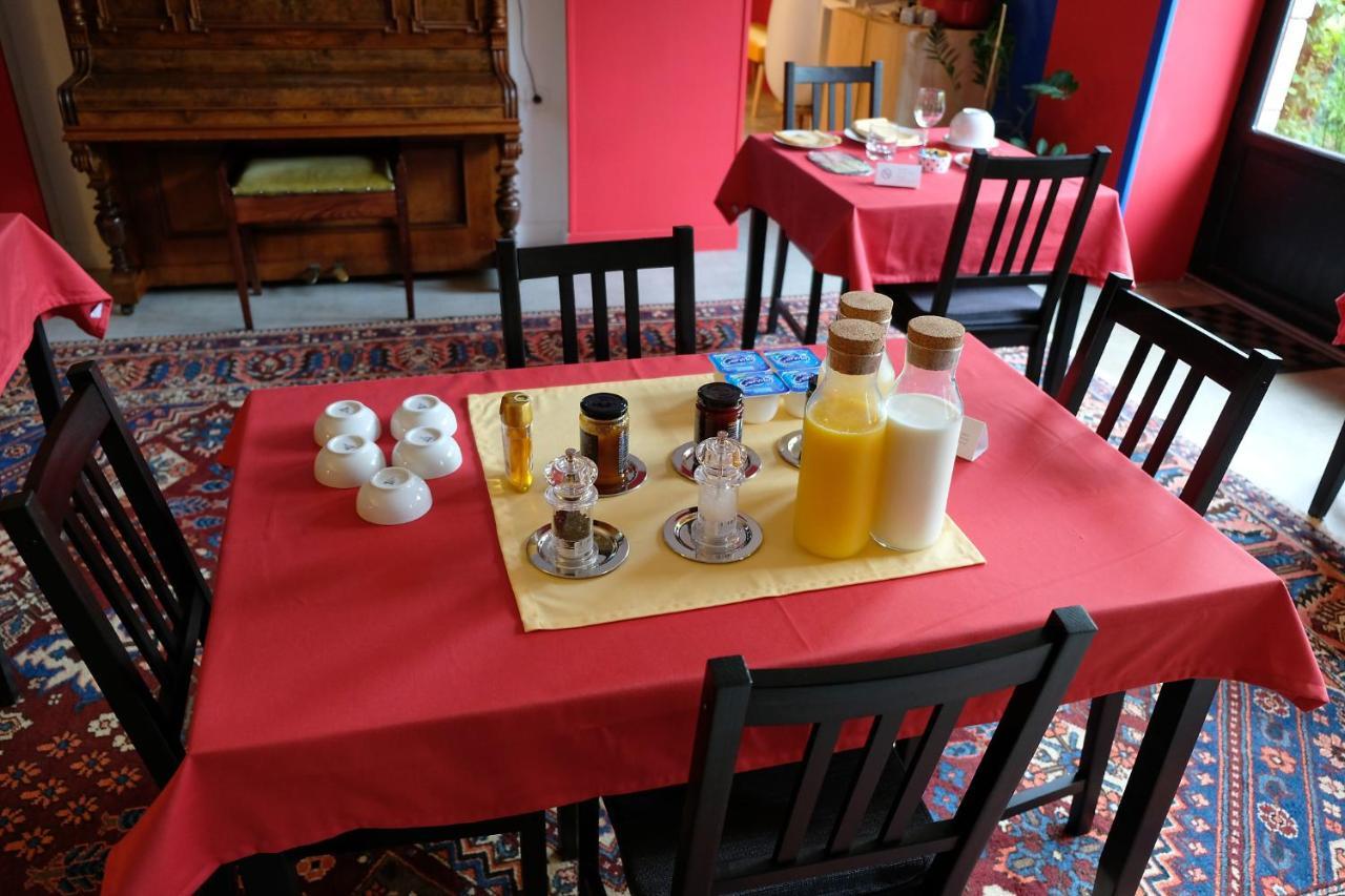 La Maison Jaune A La Janaie Parigné Екстериор снимка